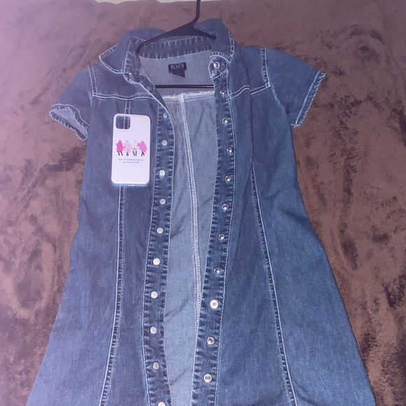 Cute button up - Picture 4 of 4